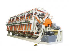 液壓拼板機在保養的時候需要注意哪些事項